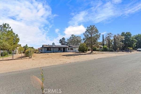 22242 Mohican Avenue, Apple Valley, CA 92307