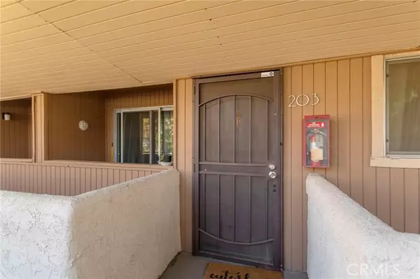 Palm Springs, CA 92262,550 N Villa Court #203