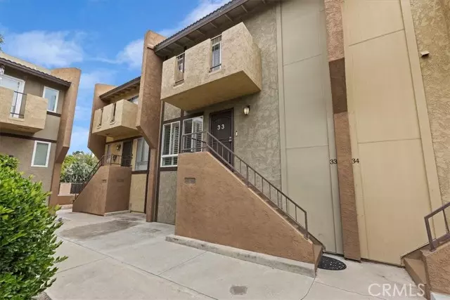 Signal Hill, CA 90755,2254 Gaviota Avenue #33