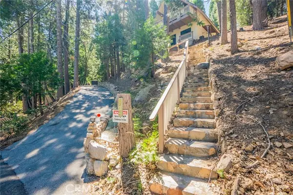 875 Brentwood Drive, Lake Arrowhead, CA 92352