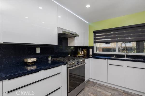 North Hills, CA 91343,8435 Columbus Avenue #4