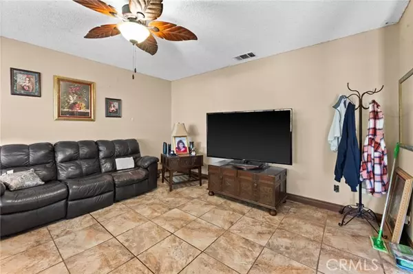 Fontana, CA 92335,9514 Tangelo Avenue