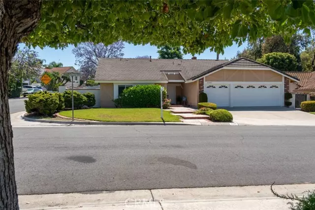 Yorba Linda, CA 92886,5380 Paseo Gilberto