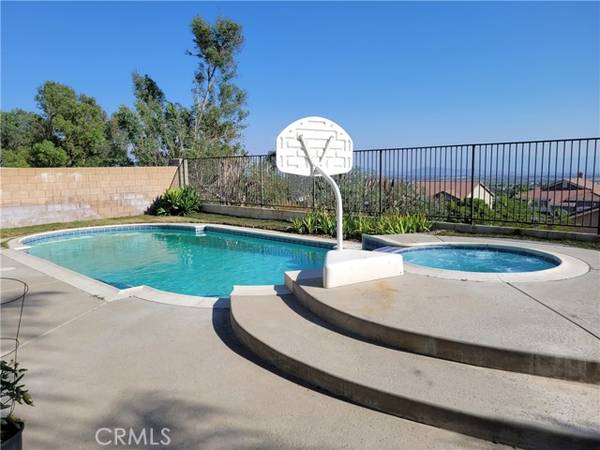 Fontana, CA 92336,14807 Hedgerow Court