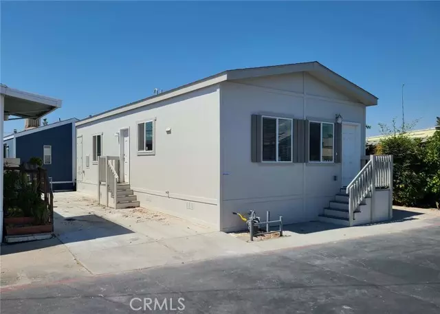 Corona, CA 92879,1410 E 6th #27