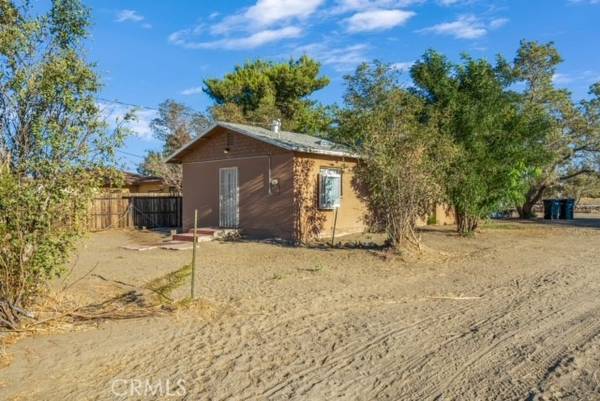 3863 Chevoit Road, Phelan, CA 92371