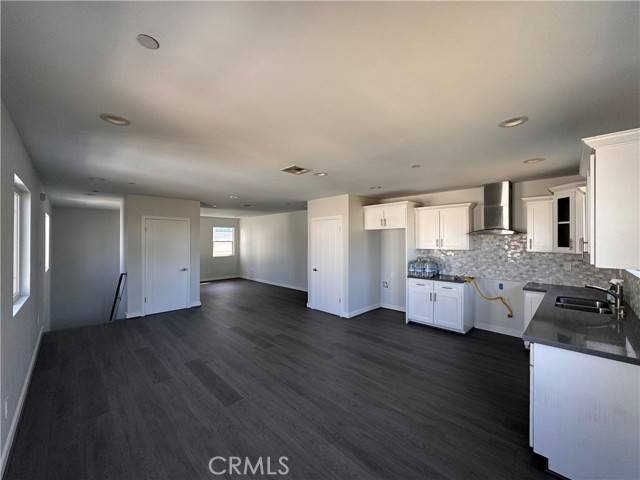 Los Angeles, CA 90026,138 N Carondelet Street