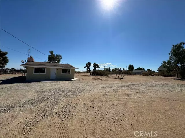 11720 Alta Mesa Road, Phelan, CA 92371