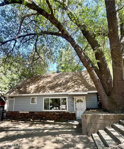 423 Log Lane, Crestline, CA 92325