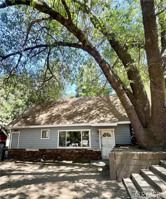 423 Log Lane, Crestline, CA 92325