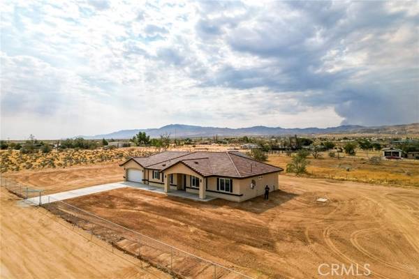 11199 Mills Road, Apple Valley, CA 92308