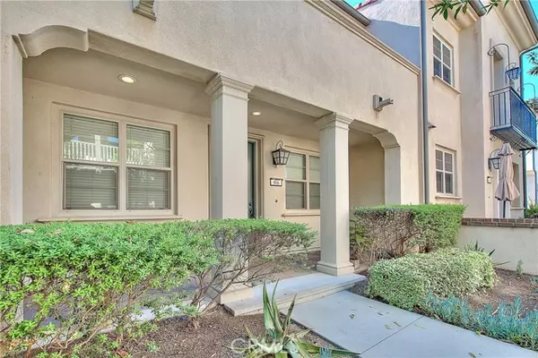 Claremont, CA 91711,906 Grove Court