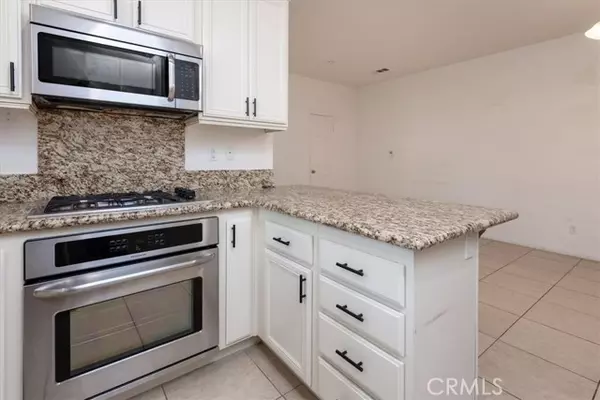 Ontario, CA 91761,665 E Riverside Drive #11