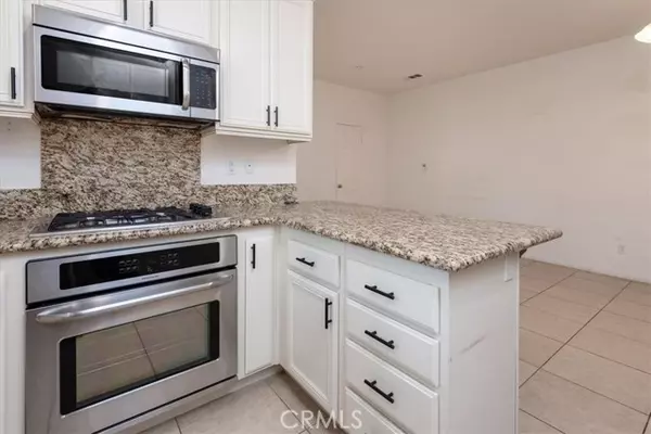 Ontario, CA 91761,665 E Riverside Drive #11