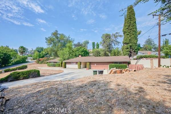 3209 Lakeknoll Drive, Fullerton, CA 92835