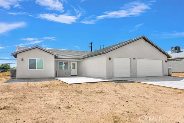 13985 Smoke Tree Street, Hesperia, CA 92345