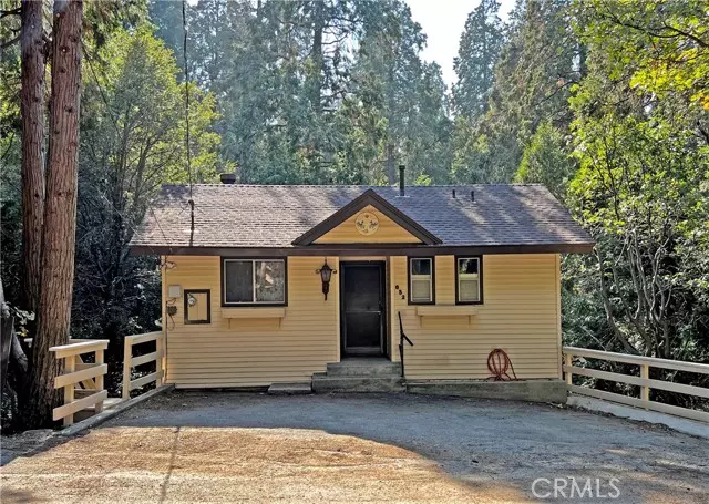 652 Knoll, Crestline, CA 92325