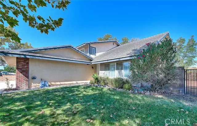 3803 W Avenue J4, Lancaster, CA 93536