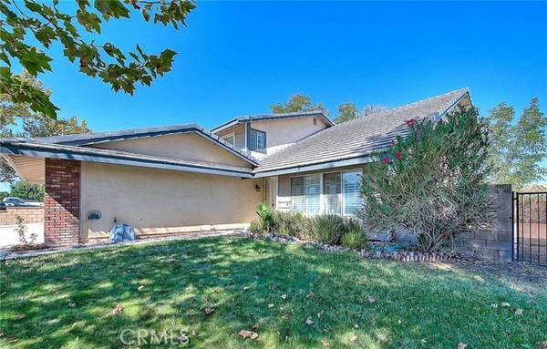 3803 W Avenue J4, Lancaster, CA 93536