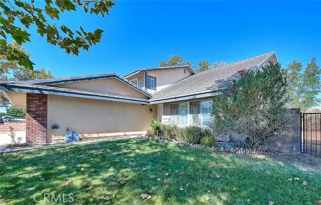 3803 W Avenue J4, Lancaster, CA 93536