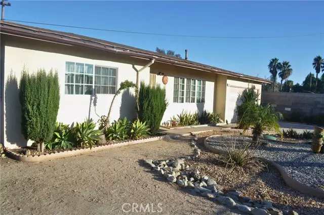 9813 Hemlock Avenue, Fontana, CA 92335