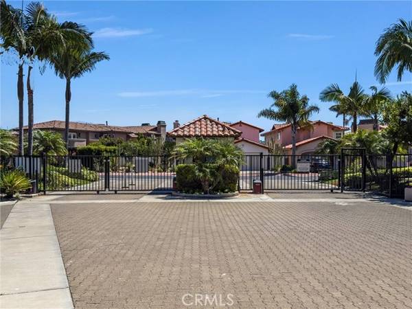 Huntington Beach, CA 92649,16476 Bordeaux Lane #214