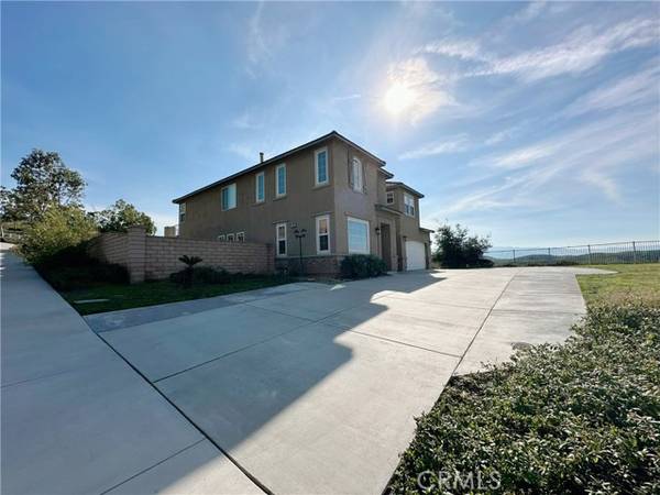 16483 Village Meadow Drive, Riverside, CA 92503