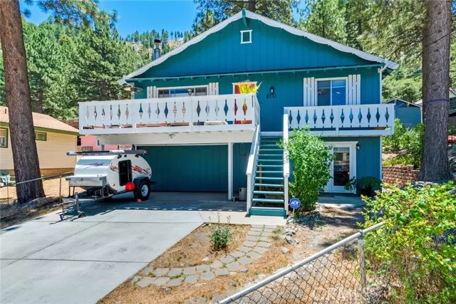 5141 E Canyon Drive, Wrightwood, CA 92397