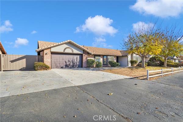 13593 Coachella Road, Apple Valley, CA 92308