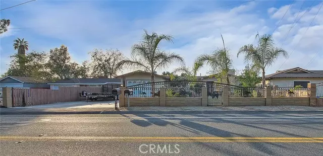 Fontana, CA 92335,9230 LIVE OAK