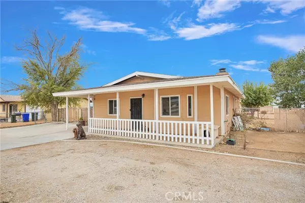 10590 Navajo Road, Apple Valley, CA 92308