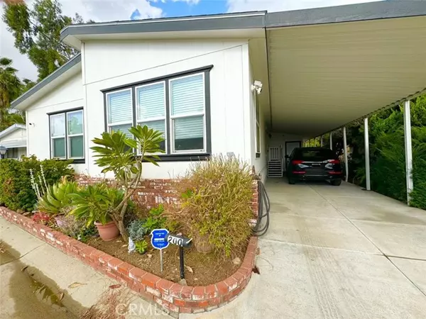 Azusa, CA 91702,840 E Foothill #200