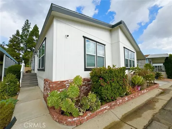 Azusa, CA 91702,840 E Foothill #200