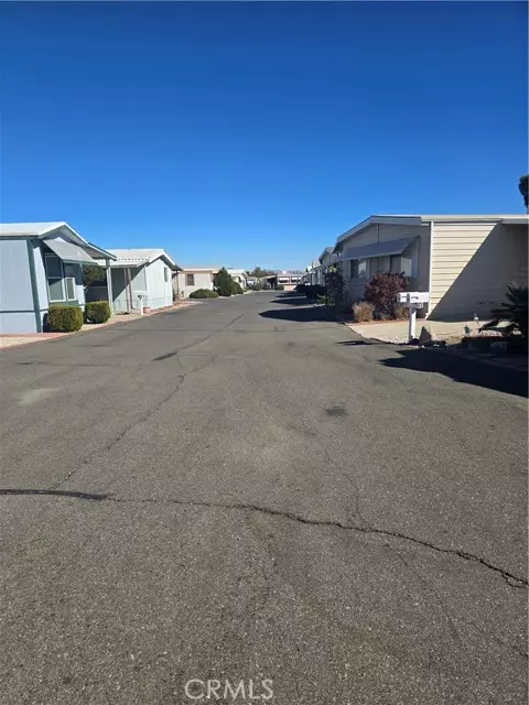 Victorville, CA 92395,13393 Mariposa #220