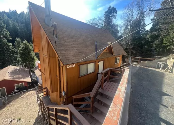 809 Virginia Court, Lake Arrowhead, CA 92352