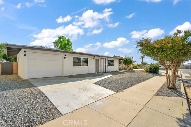 1641 W Mayberry Avenue, Hemet, CA 92543