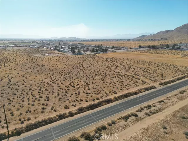 Apple Valley, CA 92307,21025 Waalew