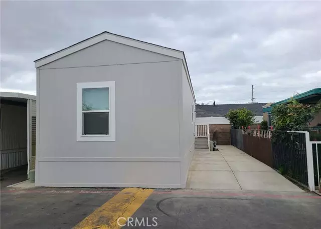 Wilmington, CA 90744,900 E Denni #05