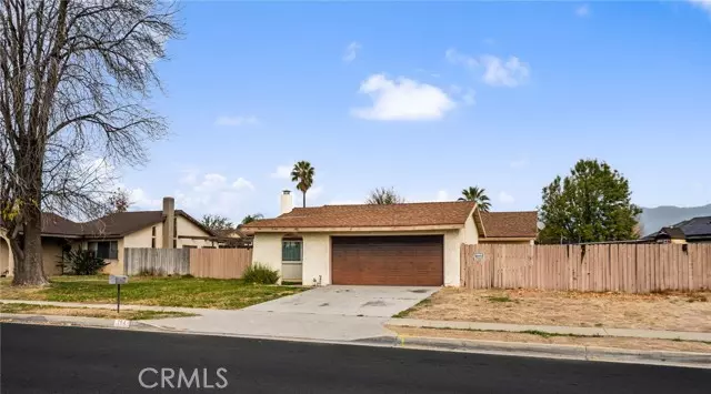 794 W Bohnert Avenue, Rialto, CA 92377