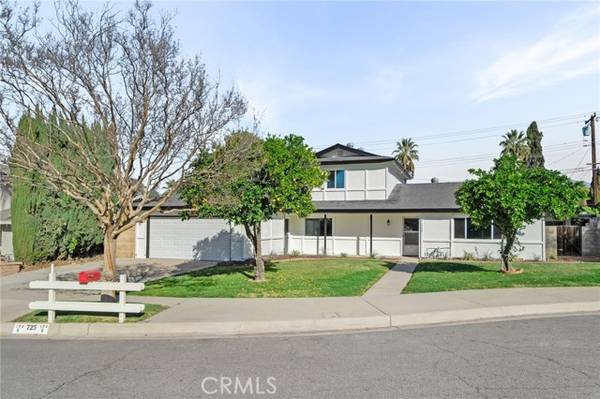 725 Robinhood Lane, Redlands, CA 92373