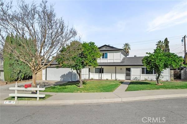 725 Robinhood Lane, Redlands, CA 92373