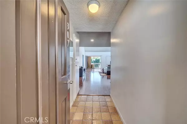 6151 Canterbury Drive #307, Culver City, CA 90230