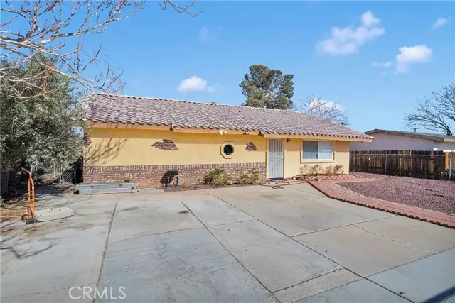 16288 Smoke Tree Street, Hesperia, CA 92345