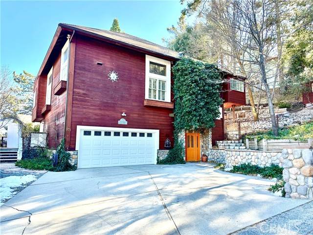 971 Grass Valley Road, Lake Arrowhead, CA 92352