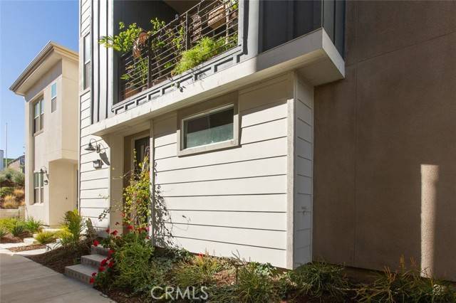 27418 Pioneer Court, Valencia, CA 91381