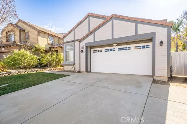 16327 Golden Tree Avenue, Fontana, CA 92337