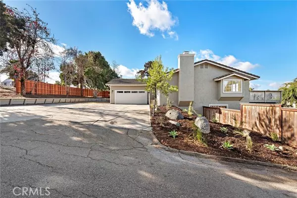 713 Sunset Drive, Vista, CA 92081