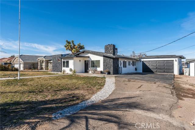 17808 Smoke Tree Street, Hesperia, CA 92345