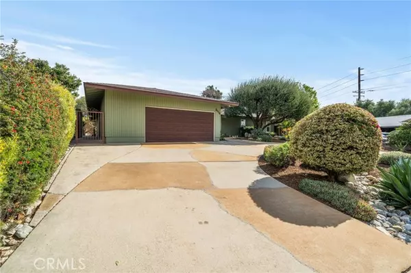 2116 N Villa Maria Road, Claremont, CA 91711