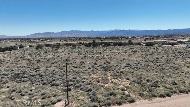 28 Christina, Hesperia, CA 92344